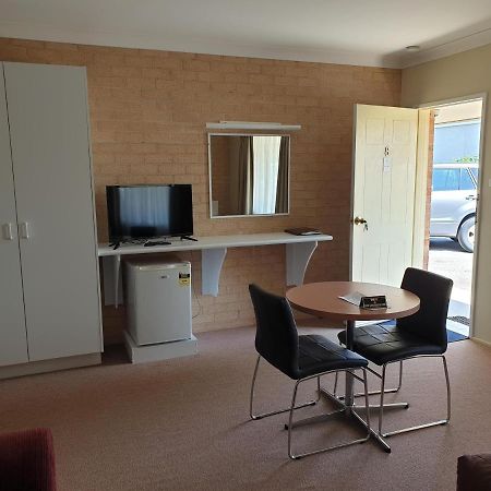 Blayney Central Motel Bagian luar foto