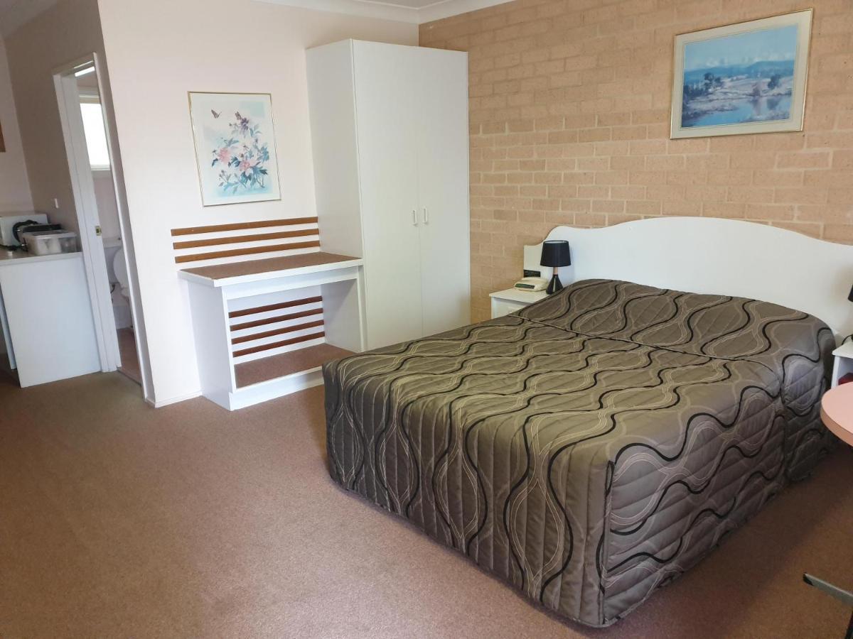 Blayney Central Motel Bagian luar foto