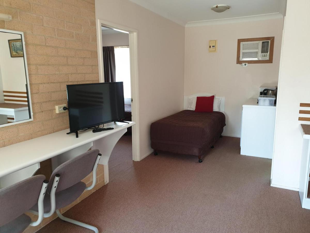 Blayney Central Motel Bagian luar foto