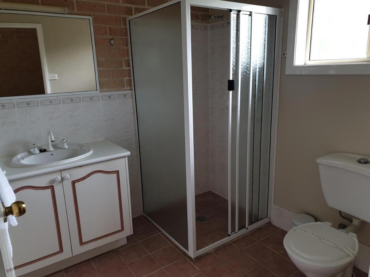 Blayney Central Motel Bagian luar foto