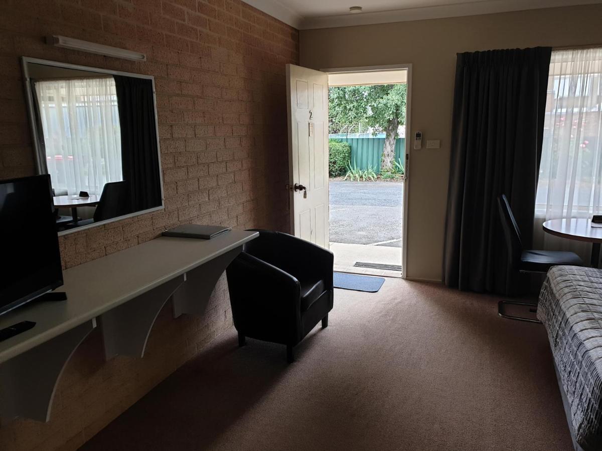 Blayney Central Motel Bagian luar foto
