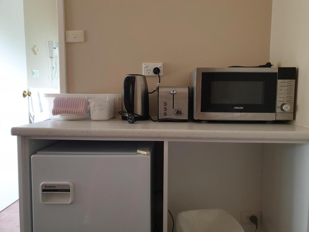 Blayney Central Motel Bagian luar foto