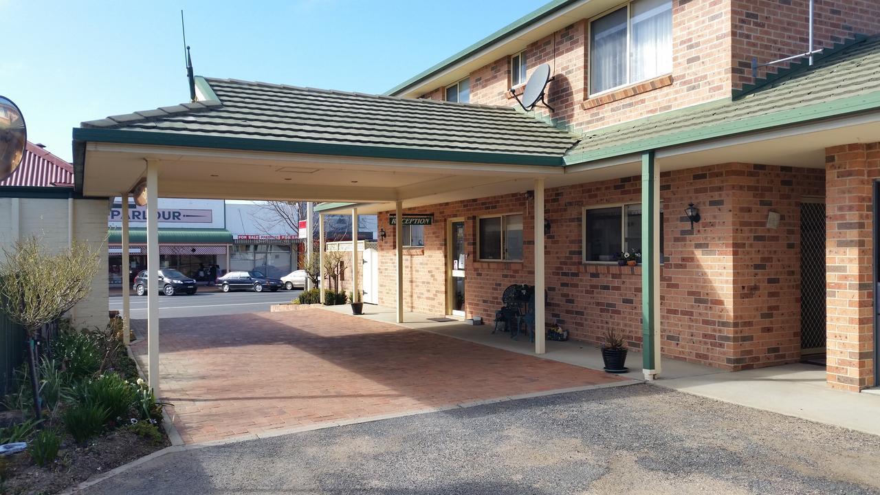 Blayney Central Motel Bagian luar foto